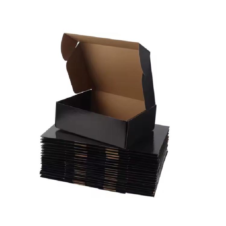 กล่องกระดาษลูกฟูกไปรษณีย์หูช้าง มีให้เลือก 3 สี (ดำ/ขาว/ชมพู) ขนาด 20*18*8 cm 