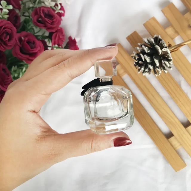 ขวดเครื่องสำอางขวดกลม ขวดน้ำหอม ขวดแก้วสเปรย์ 10ml/15ml/20ml/50ml