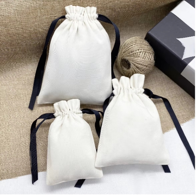 ถุงหูรูดผ้าสีขาว ผ้า cotton กระเป๋าผ้าหูรูด กันฝุ่น ขนาด 15*20/20*25/30*35/35*40 cm 