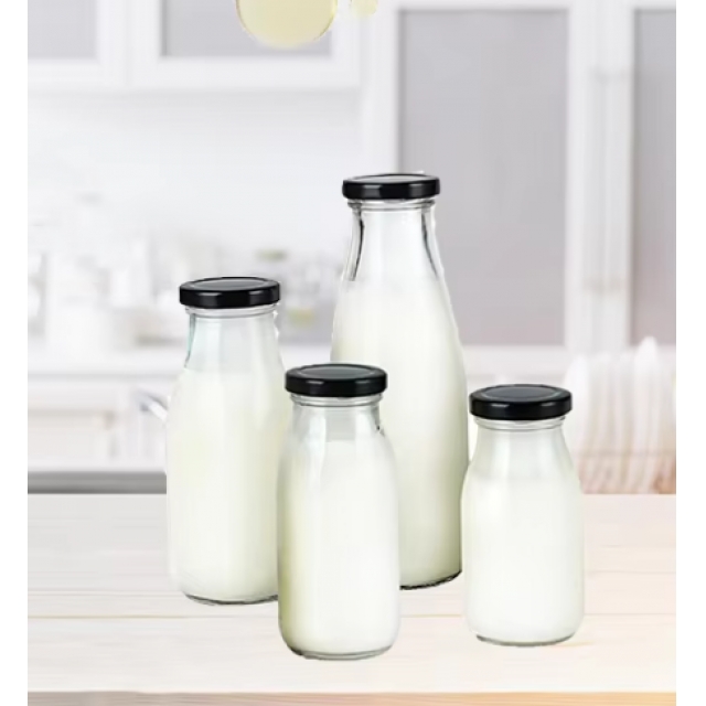 ขวดแก้ว ฝาเกลียวล็อคสีดำ ขวดสำหรับใส่นม น้ำ เครื่องดื่ม ขนาด 250/300/500 ml