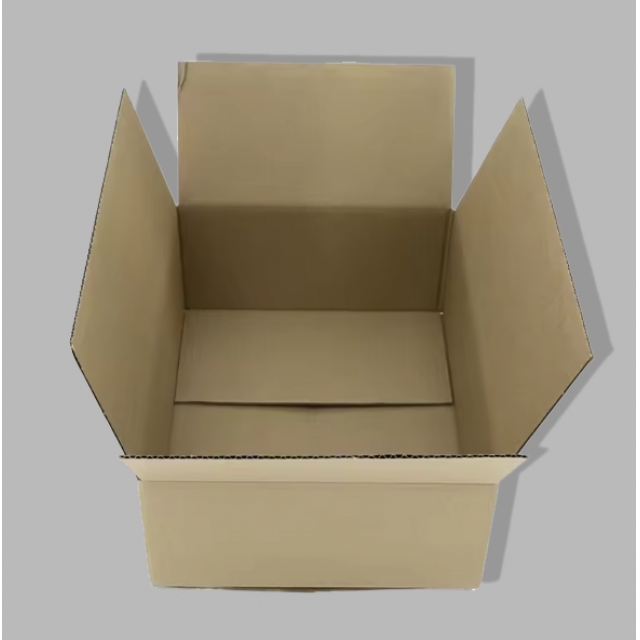 กล่องกระดาษลูกฝูกฝาชน พิมพ์สัญลักษณ์ต่างๆ ลอน C