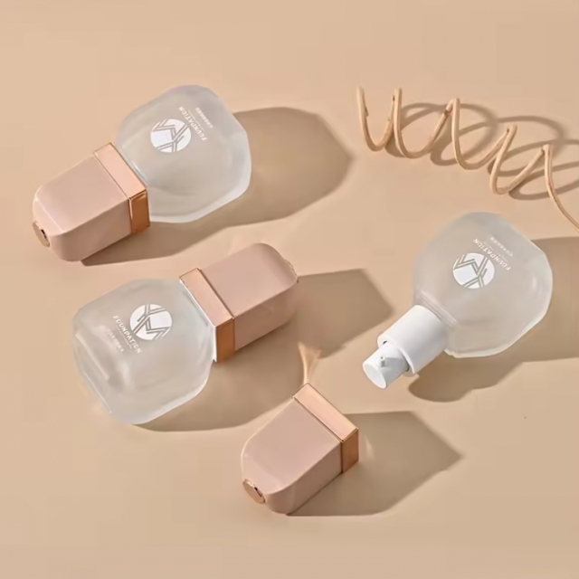 ขวดเครื่องสำอาง ขวดรองพื้น บีบีครีม ทรงกลมแบน 30 ml