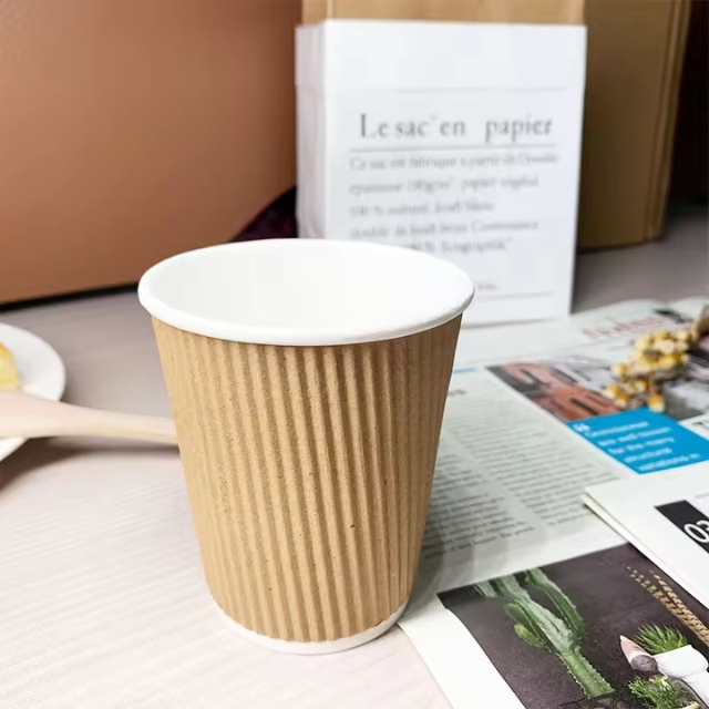 แก้วกาแฟร้อน แก้วกระดาษคราฟท์ ลายเส้น และ ฝาปิด 8oz/12oz/16oz