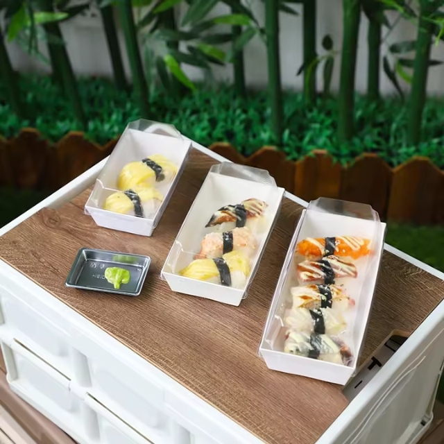 กล่องซูชิ ถาดซูชิ กล่องอาหารญี่ปุ่น และ ฝาปิดพลาสติก สีขาว 4ชิ้น/6ชิ้น/8ชิ้น/10ชิ้น