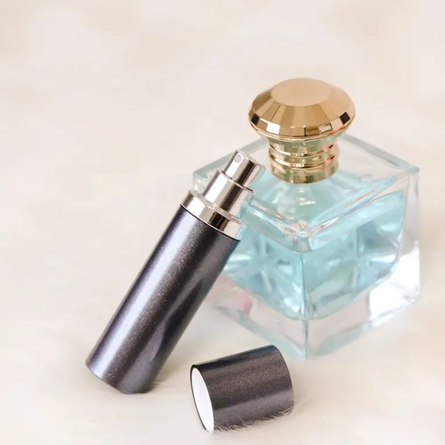 ขวดเครื่องสำอางเรียบหรู ขวดน้ำหอม ขวดสเปรย์พกพา 10ml