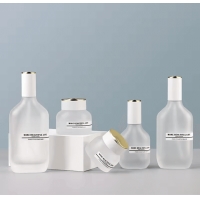 ชุดขวดแก้วเครื่องสำอาง แบบแบน 40 ml/100 ml/120 ml และกระปุกตลับครีม 30ml/50ml สีขาวทอง 